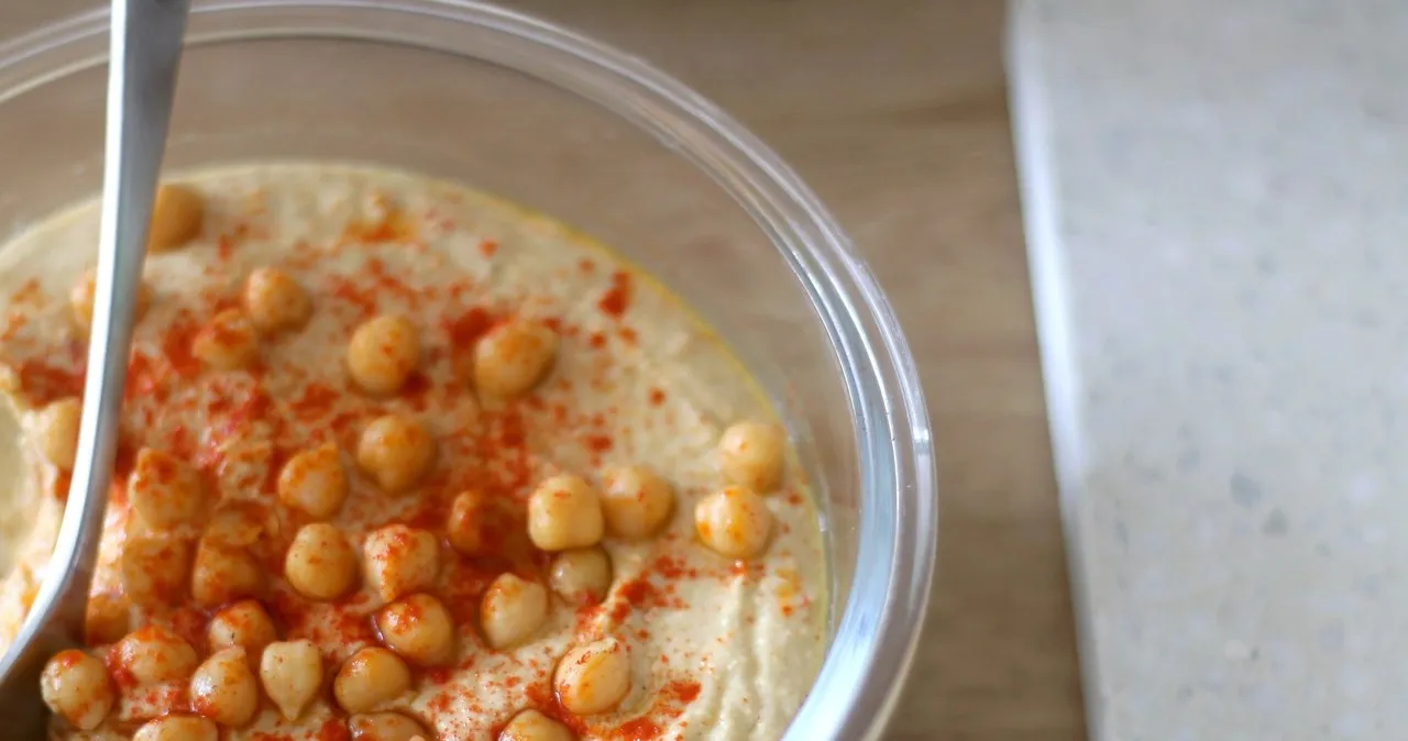 Zdjęcie Ile kalorii ma hummus? Zaskakujące wartości odżywcze, które musisz znać
