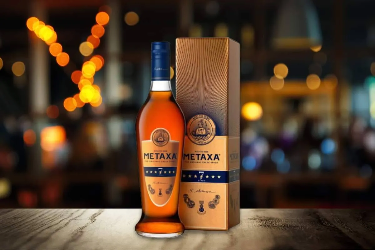 Zdjęcie Jak pić metaxę? Odkryj najlepsze sposoby i przepisy na drinki