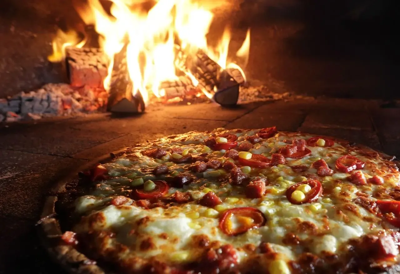 Zdjęcie Ile piec pizzę w 220 stopniach? Sprawdź idealny czas pieczenia