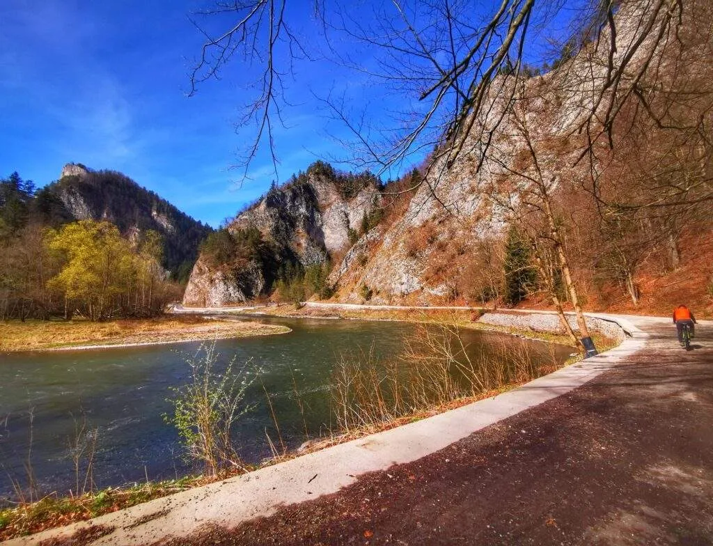 Zdjęcie Jaka trasa rowerowa do Czerwonego Klasztoru jest najlepsza? Top 3