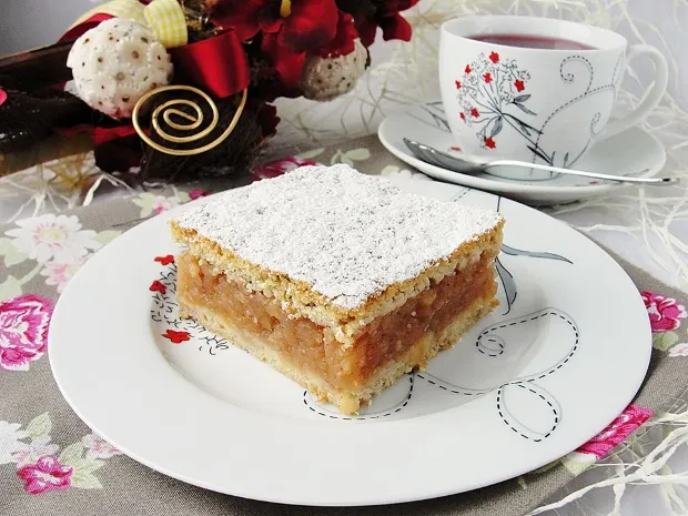 Zdjęcie Kisiel czy galaretką do szarlotki – co wybrać dla lepszego smaku?