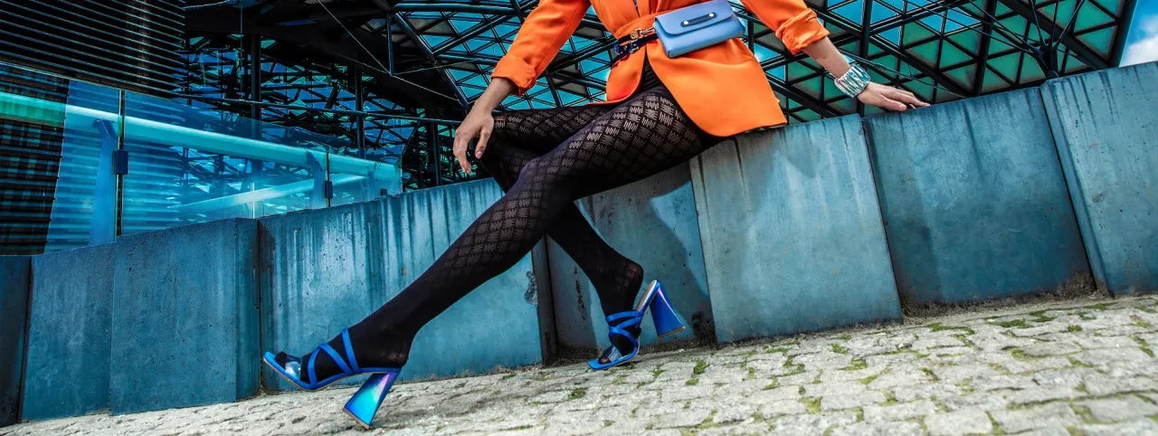 Zdjęcie Rajstopy jak legginsy: Komfort, styl i jak je nosić?