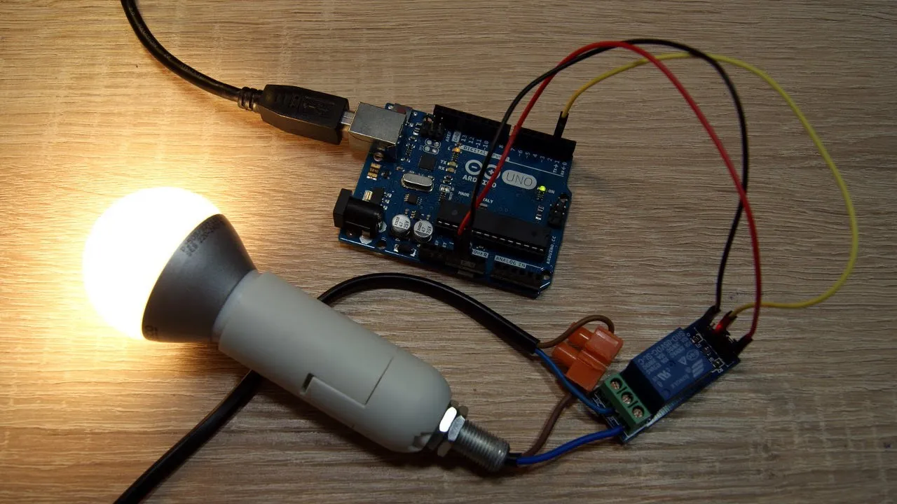 Zdjęcie Arduino i przekaźnik: Jak sterować urządzeniami wysokiego napięcia