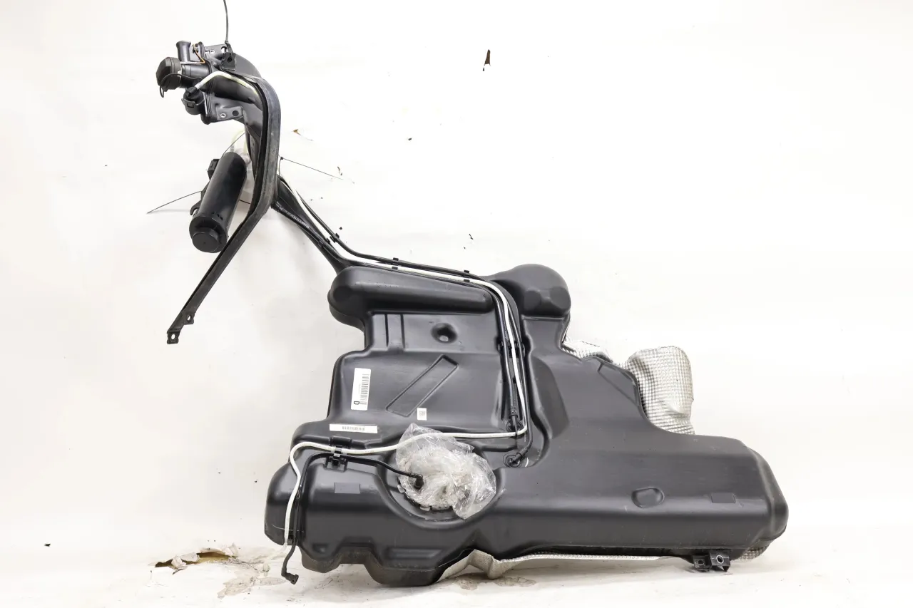 Skoda Rapid tankowanie zbiornik paliwa