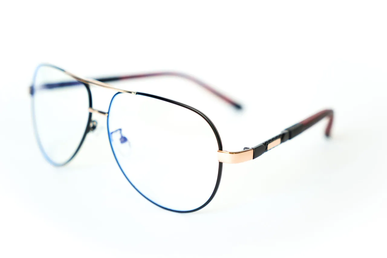 okulary z filtrem światła niebieskiego, budowa soczewki z filtrem