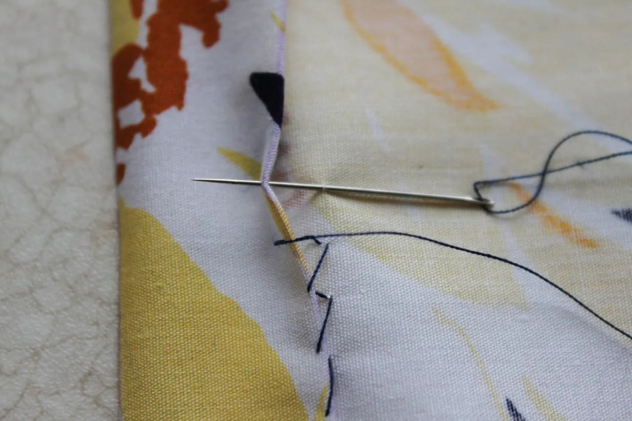 skracanie spodni ręcznie ścieg kryty