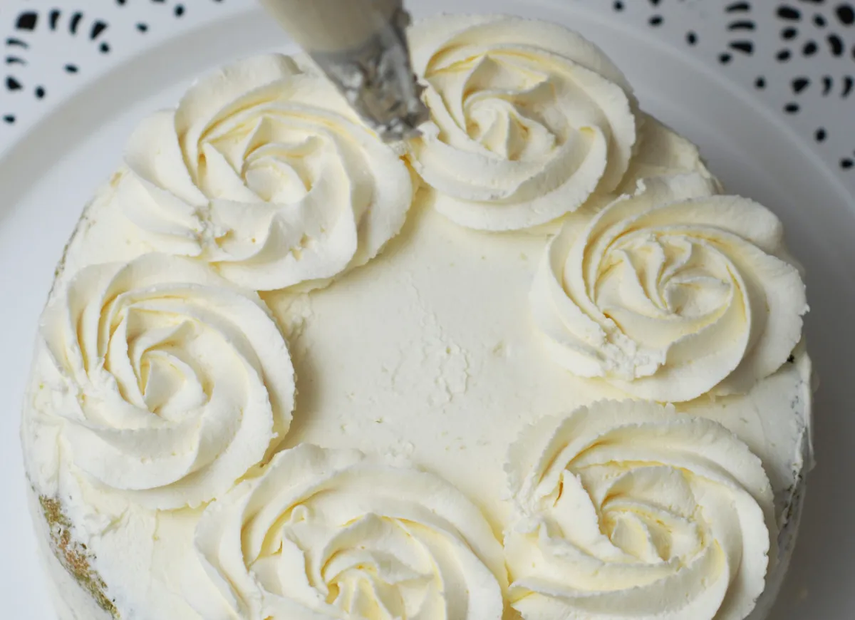 Przepis na stabilny krem do markiz z białą czekoladą