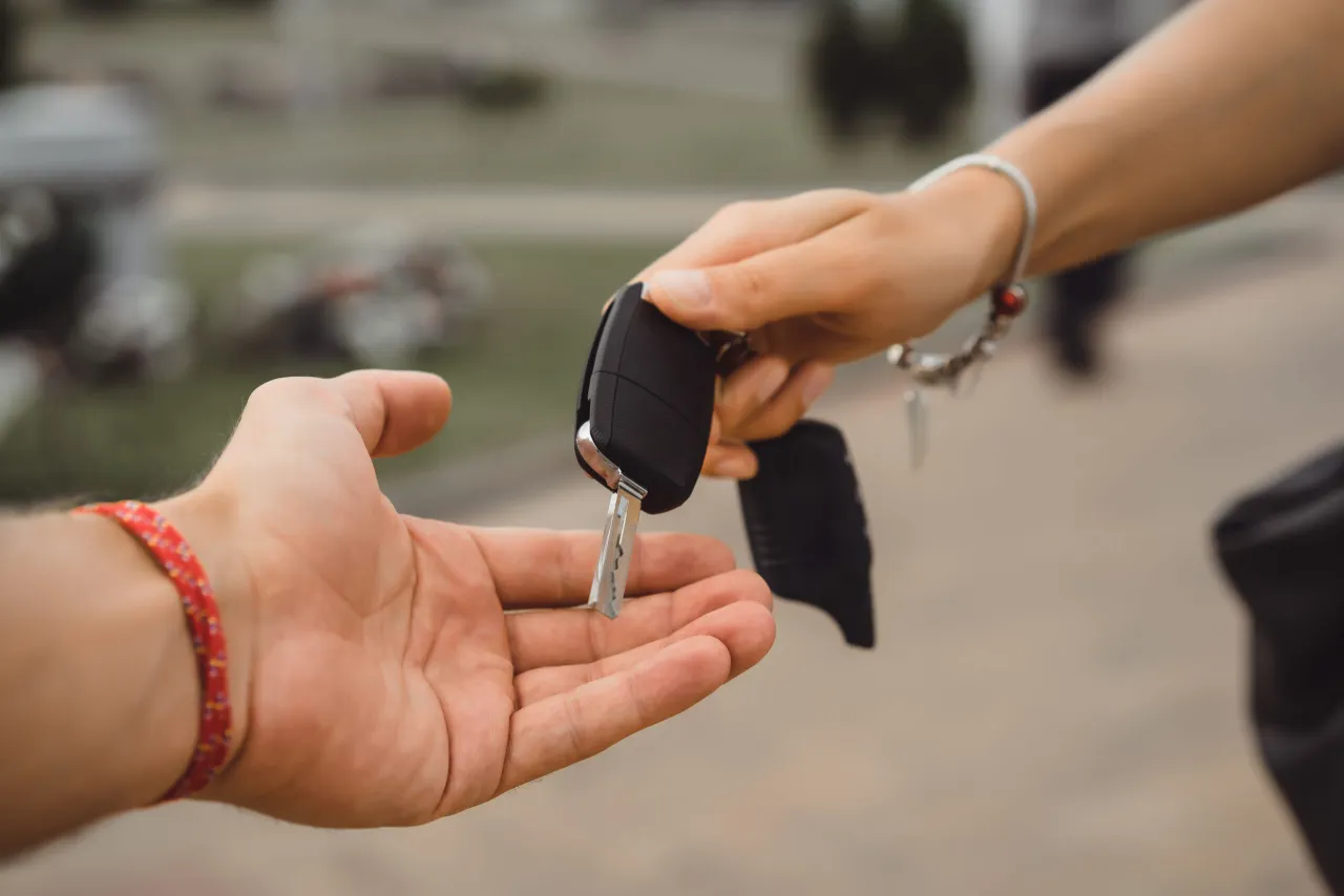Zdjęcie Ile kosztuje dorobienie kluczyka z immobilizerem? Poznaj ukryte koszty