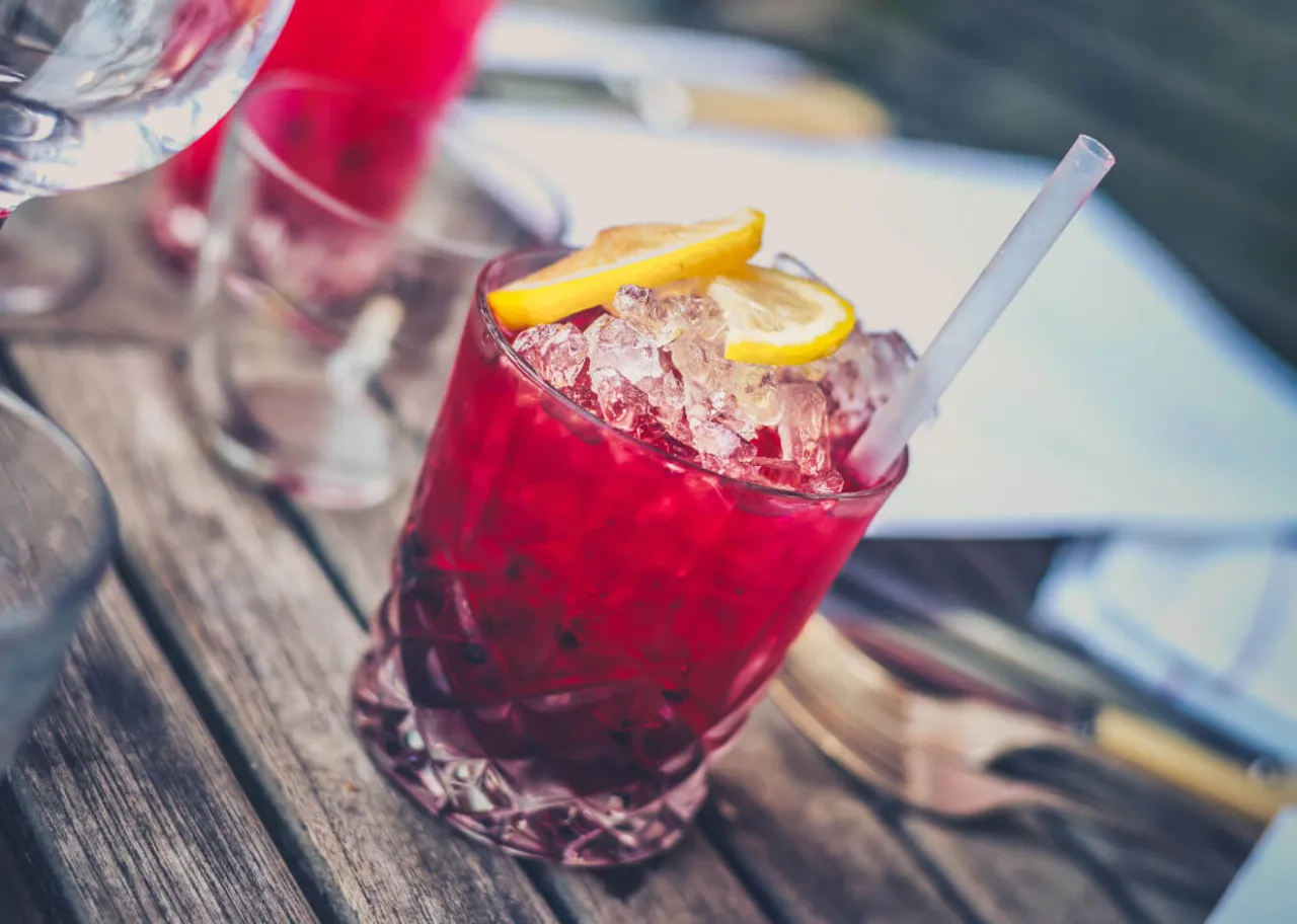 Zdjęcie Najlepsze drinki z grenadiną i sprite, które zaskoczą Twoich gości