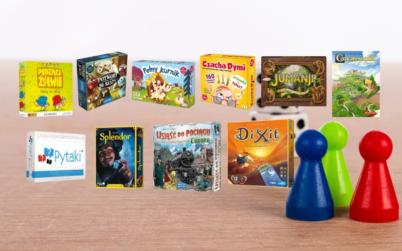 rodzinne gry planszowe dorośli uśmiechnięci