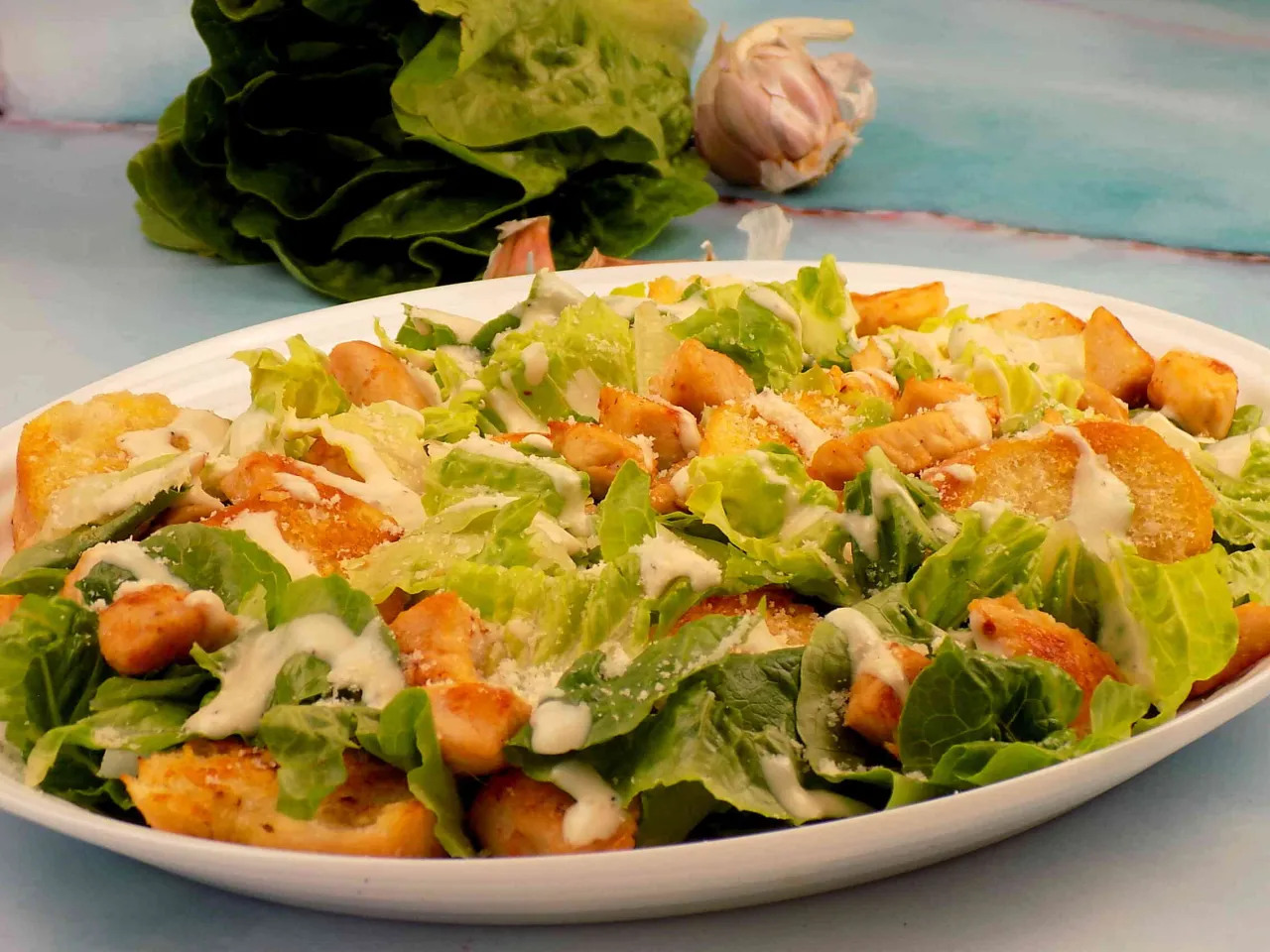 Składniki na sałatkę Cezar