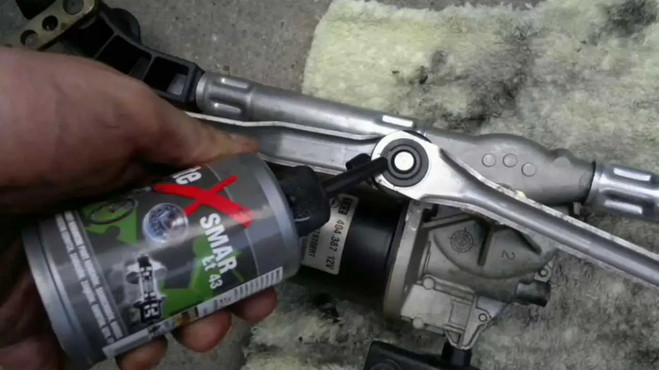 zatarty sworzeń mechanizmu wycieraczek Opel Astra G