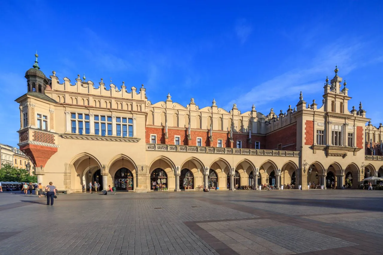 Rynek Główny Kraków Sukiennice Kościół Mariacki