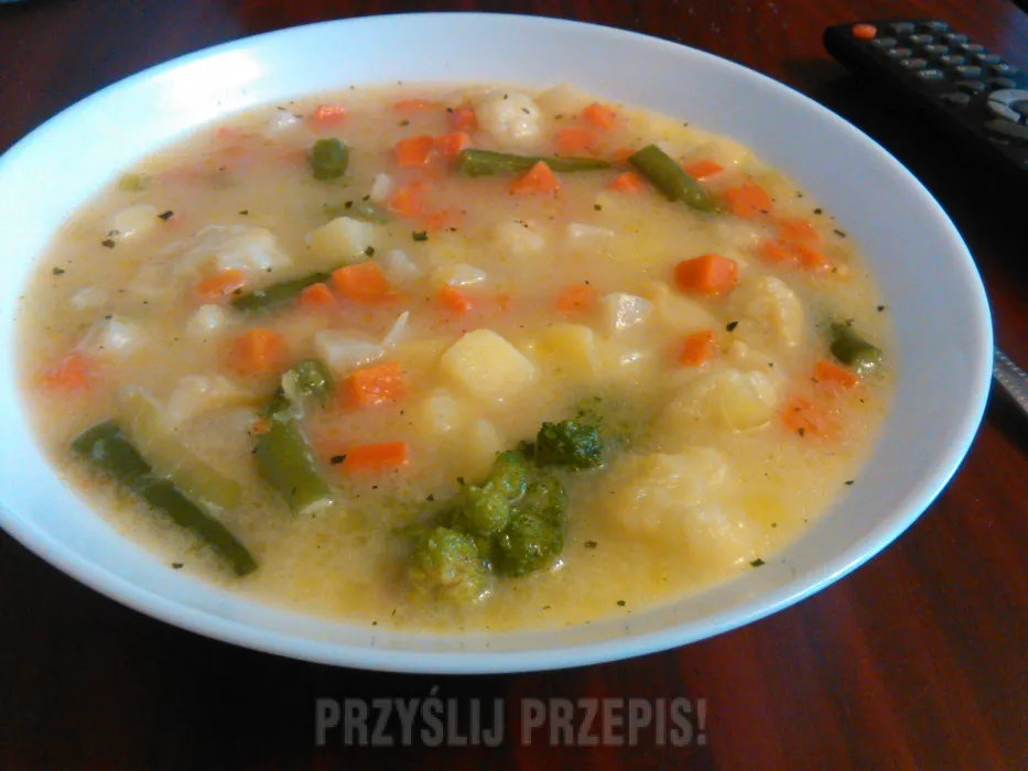 Zdjęcie Czym doprawić zupę jarzynową, aby zaskoczyć smakiem i aromatem?