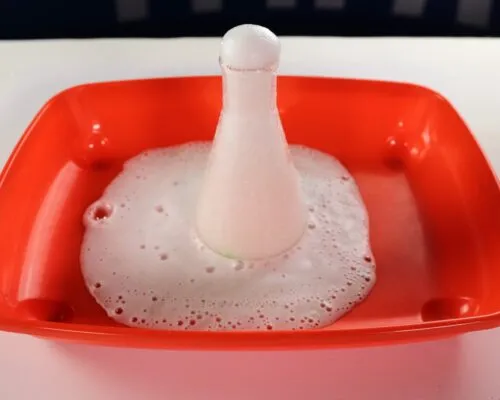 Eksperyment wulkan pianka do golenia soda ocet