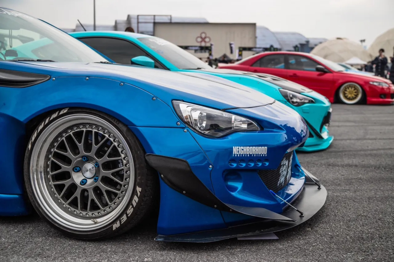 tuning samochodu przed i po