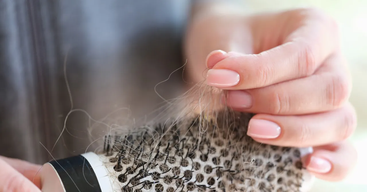 Kiedy wymienić starą szczotkę do włos&oacute;w na nową