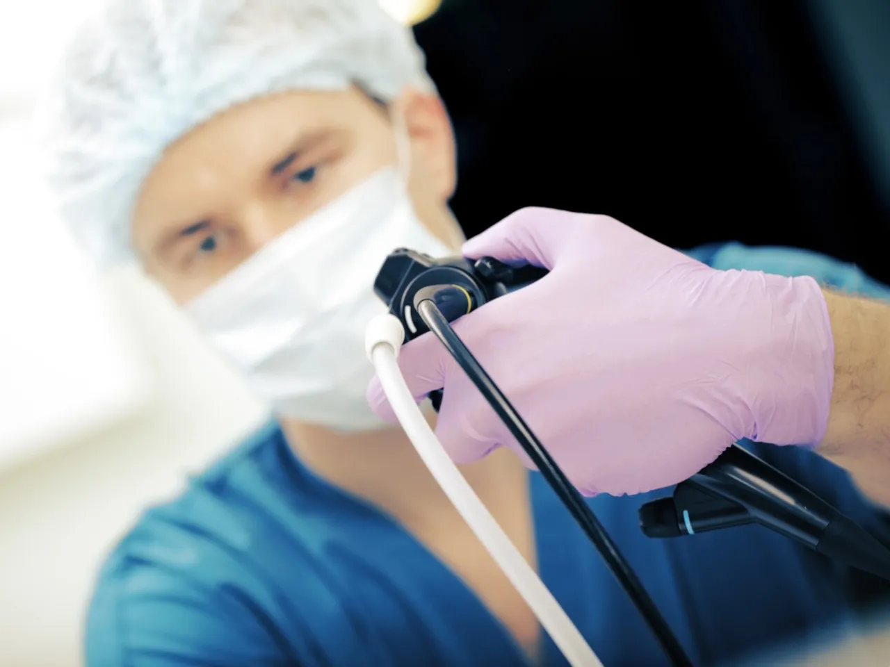 Czy badanie endoskopowe zatok boli?