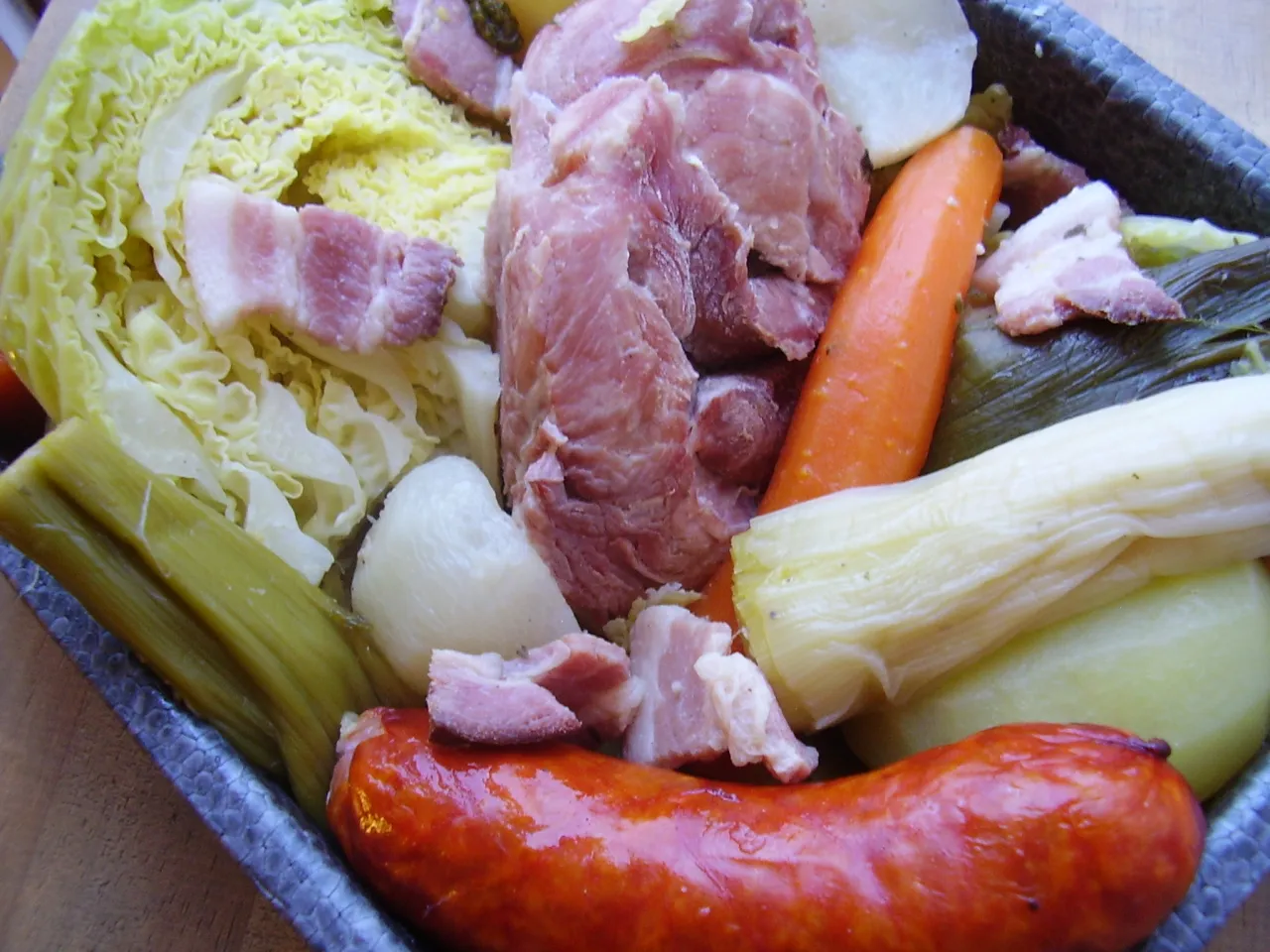 Dressage pot&eacute;e auvergnate gastronomique