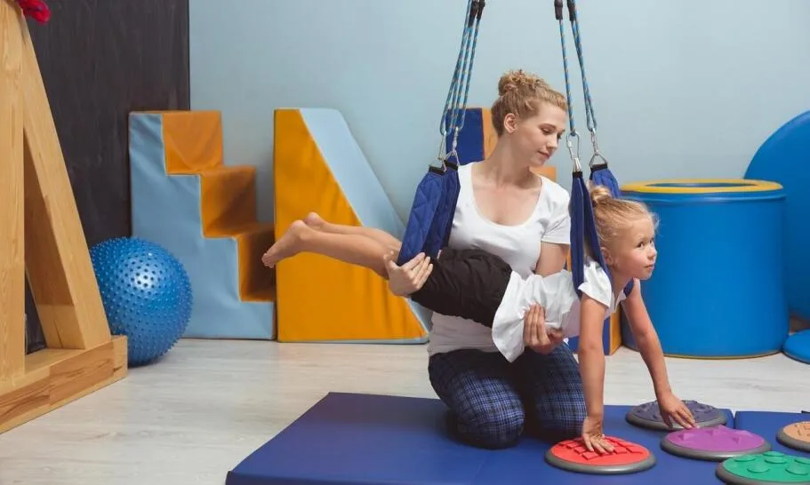 dziecko w sali integracji sensorycznej