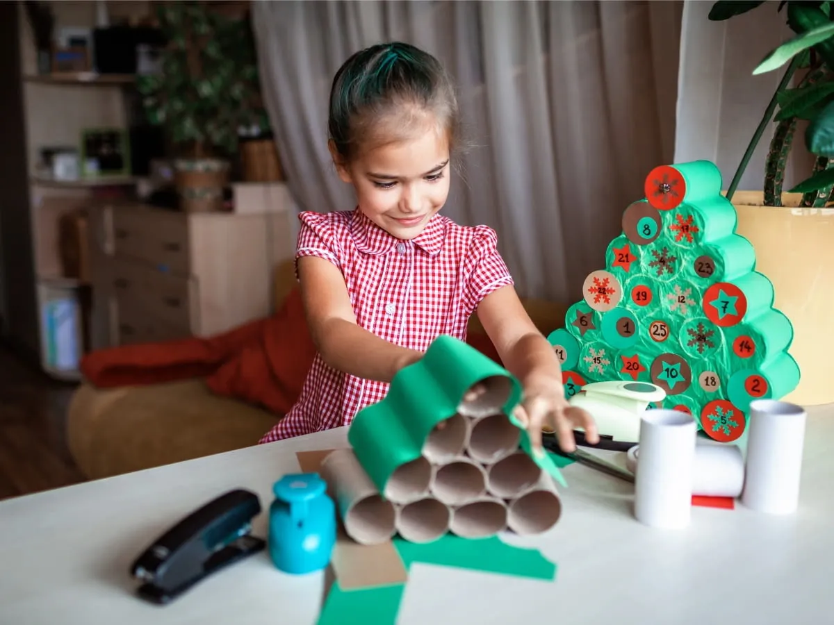 Stroiki z recyklingu inspiracje ekologiczne dekoracje