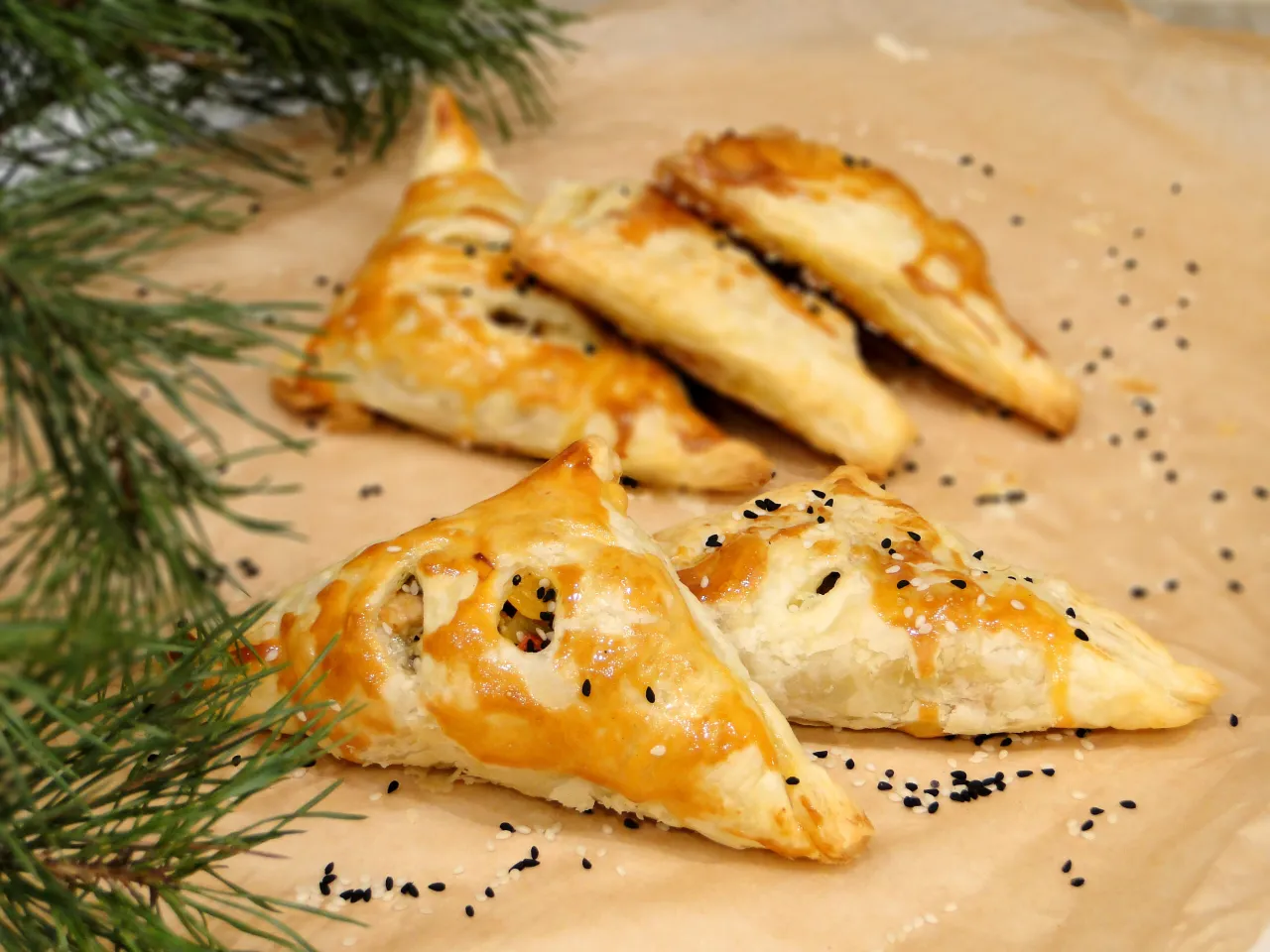 ciasto francuskie z kurczakiem koperty