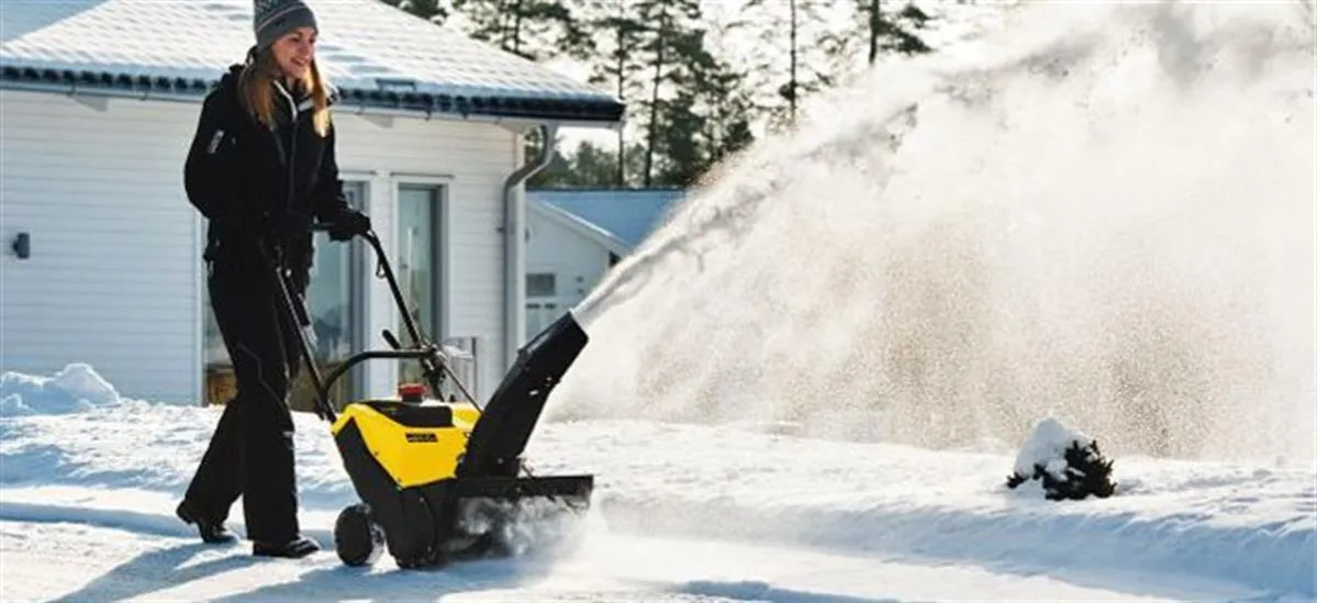 odśnieżarka spalinowa i elektryczna