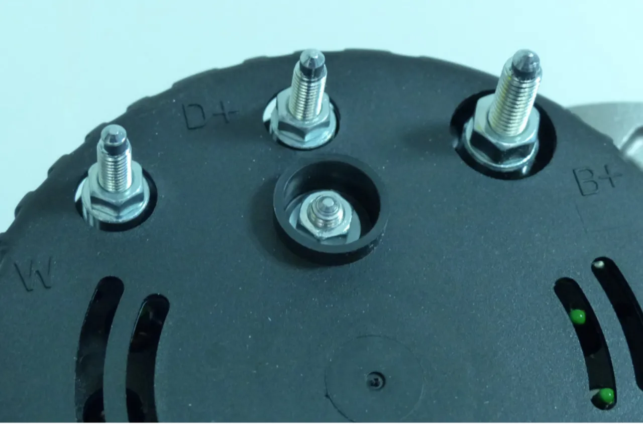 Alternator zaciski oznaczenia B+ D+ masa
