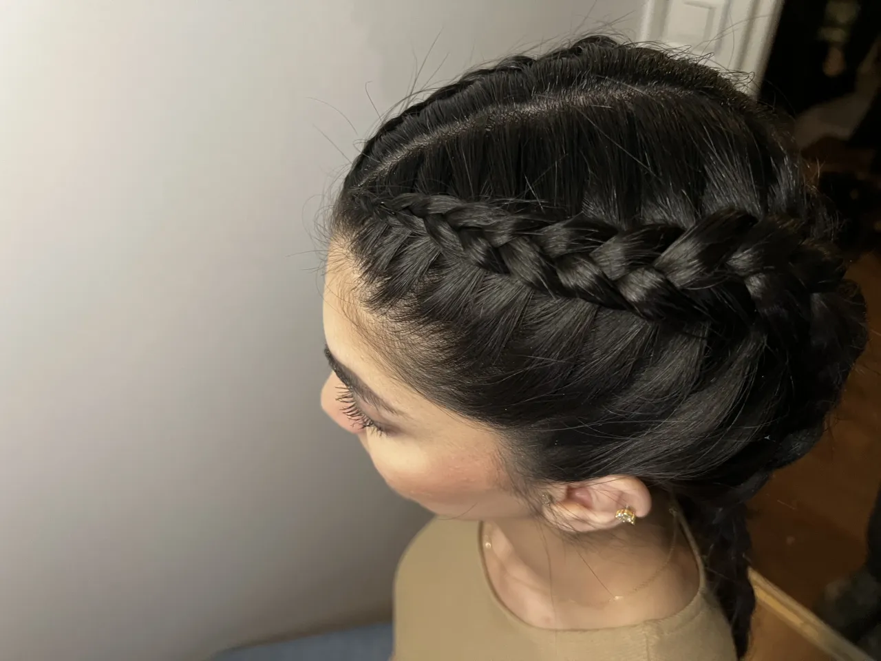 Flechtfrisuren fettiges Haar, Boxer Braids, Halo Braid