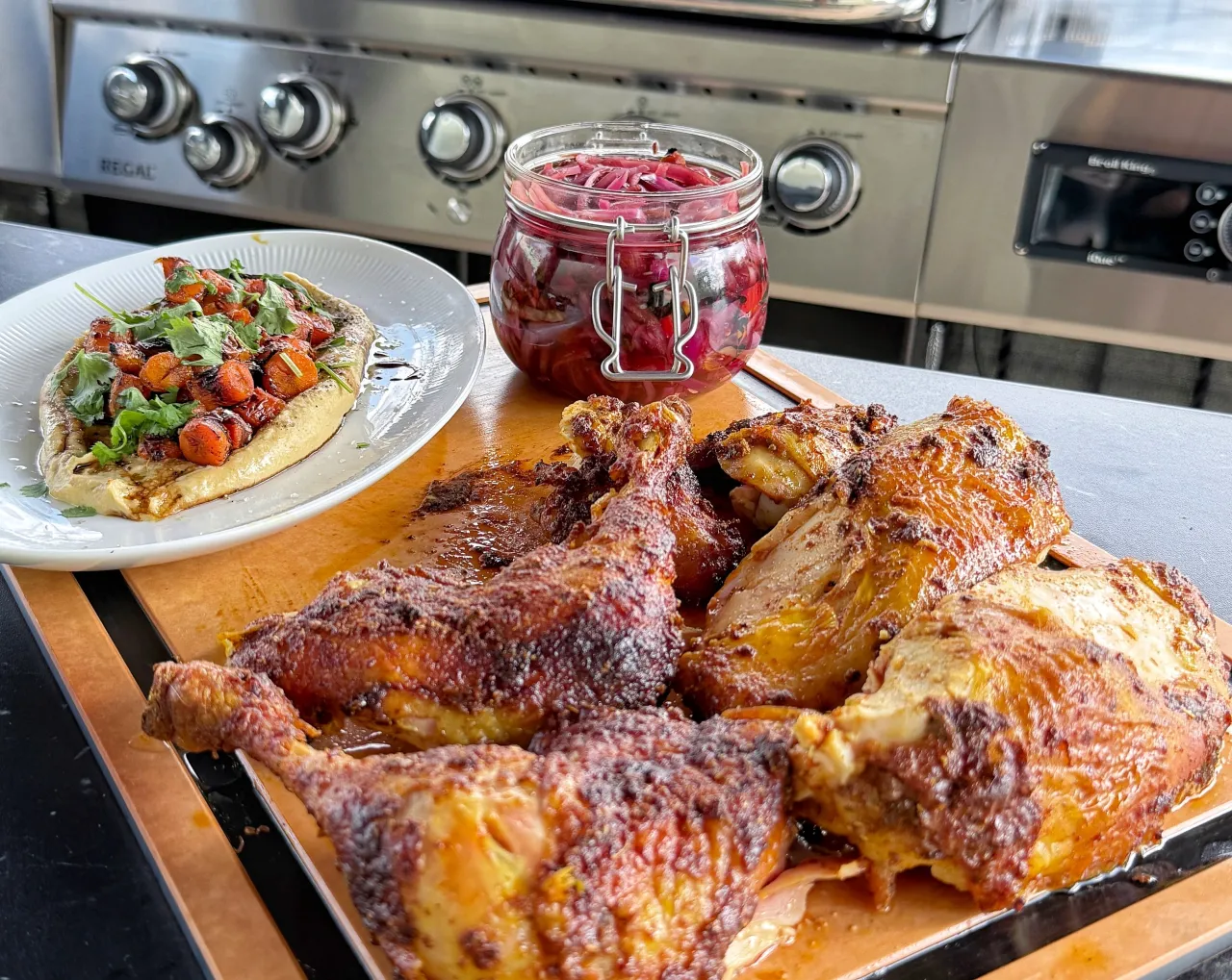 różne części kurczaka z rożna