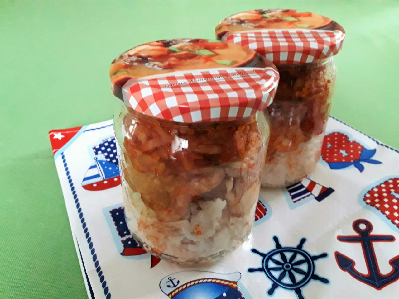 Eksperyment z ryżem w słoikach