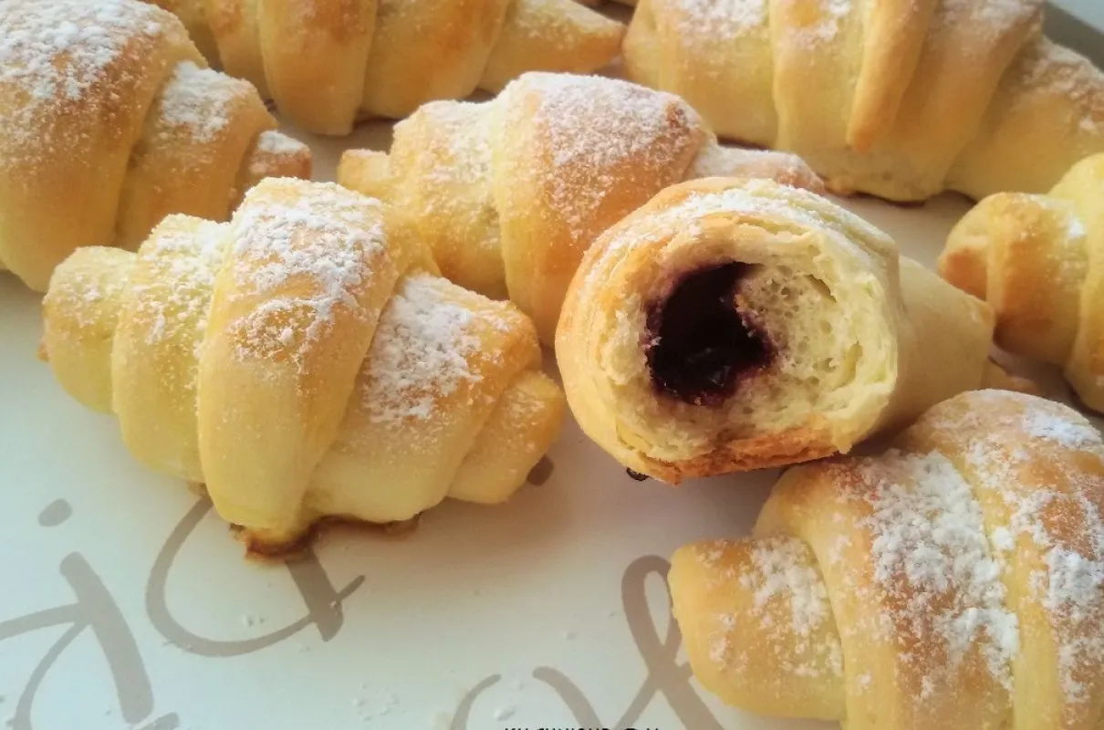 jak zwijać rogaliki krucho drożdżowe