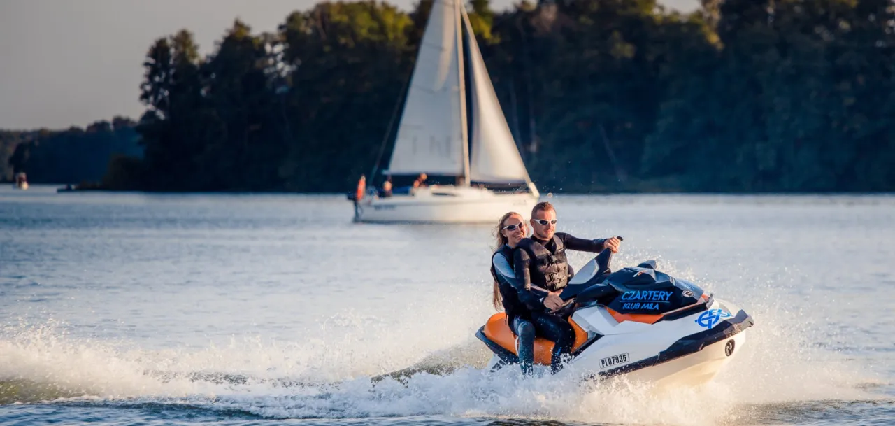 Aktywności na Mazurach żeglarstwo kajakarstwo rowery