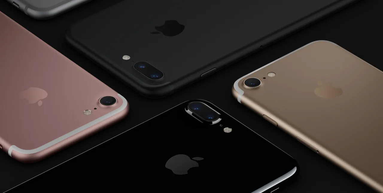 iPhone 7 z nową baterią vs stary telefon