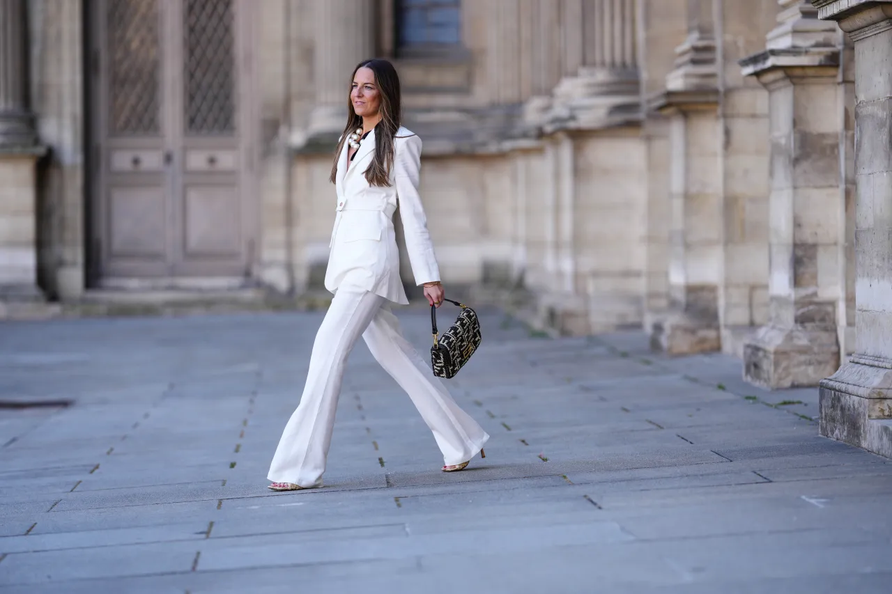 elegancki strój na chrzciny jesienią