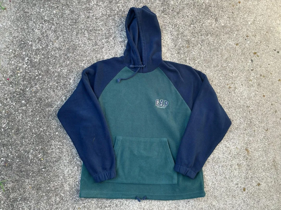 ikoniczna bluza GAP lata 90, stylizacje bluza GAP