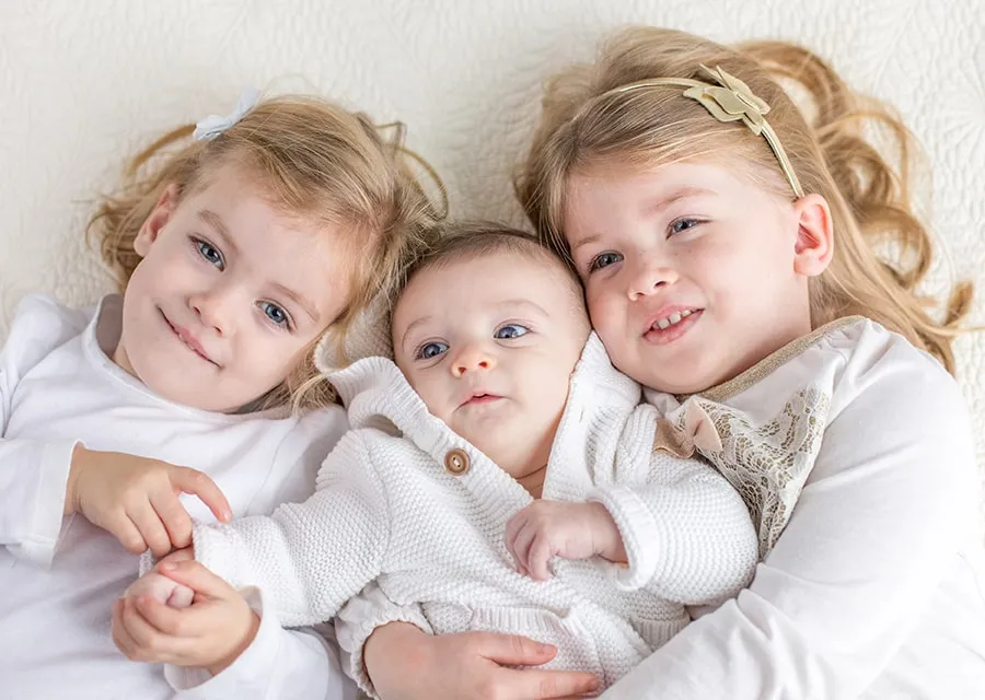 Niemowlę w różnych fazach rozwoju