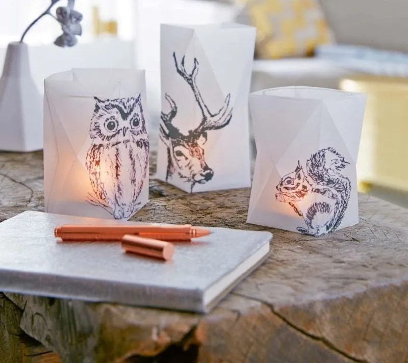 ozdobione lampiony z kartonu, pomysły na dekoracje lampionów DIY