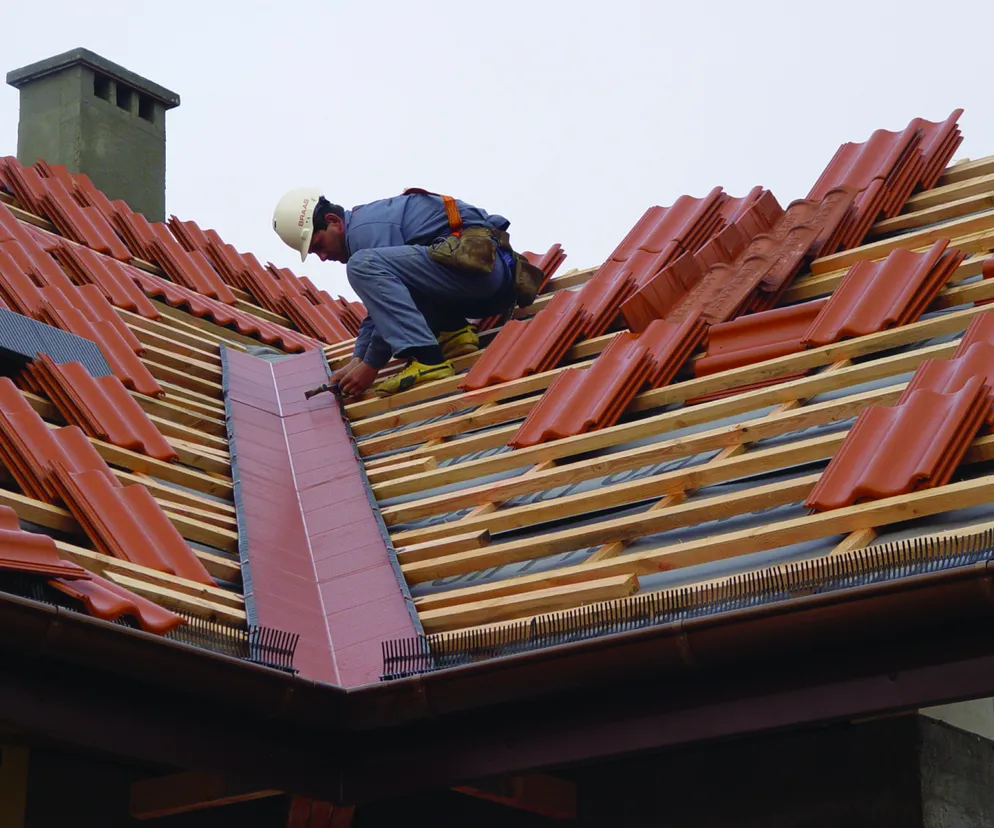 Przykłady błędów dekarskich na dachu