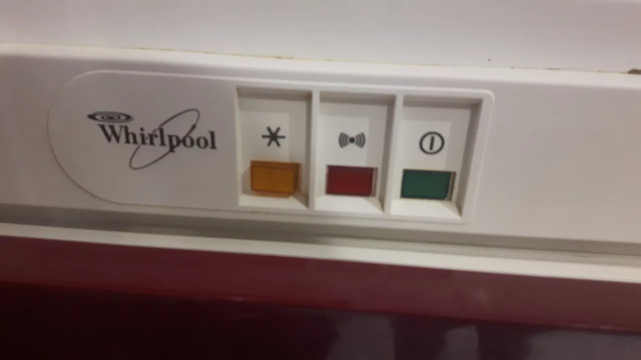 Panel sterowania zamrażarki Whirlpool kontrolki