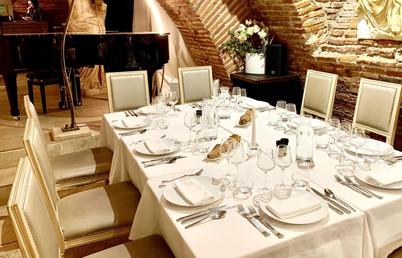 Int&eacute;rieurs de restaurants romantiques Toulouse caves vo&ucirc;t&eacute;es jardins cach&eacute;s