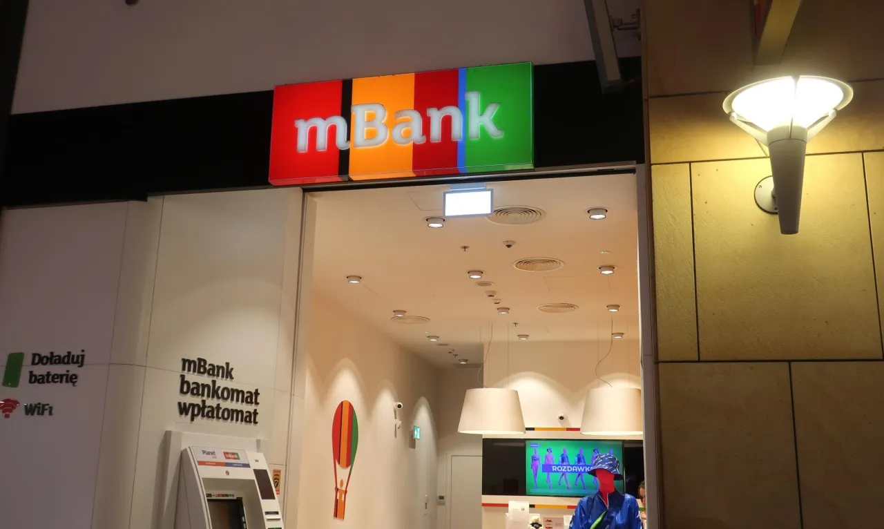 mBank bankomat wpłatomat. Tu dowiesz się, jak wpłacić euro na konto walutowe mBank.