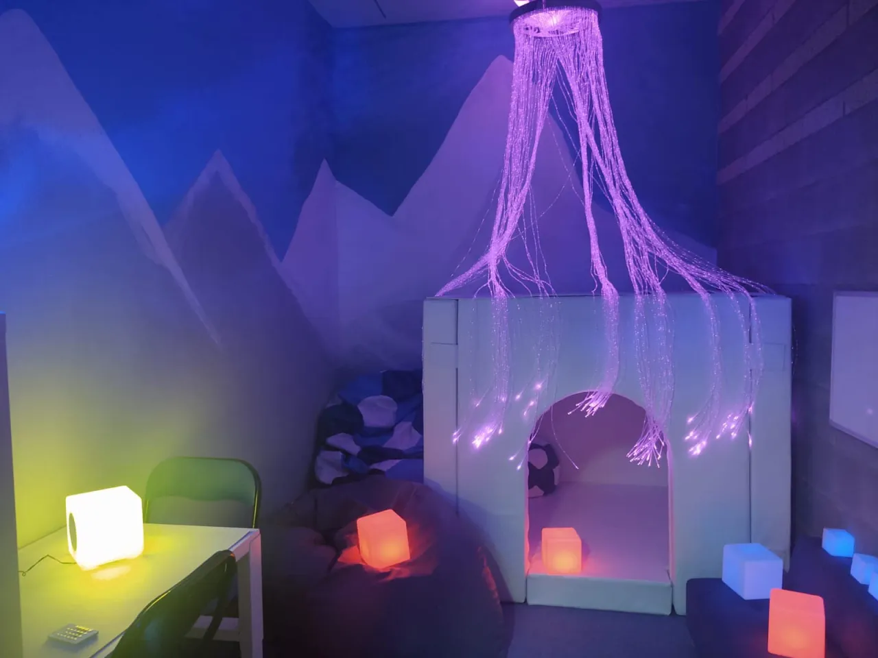 Strefa wyciszenia dla dziecka autyzm