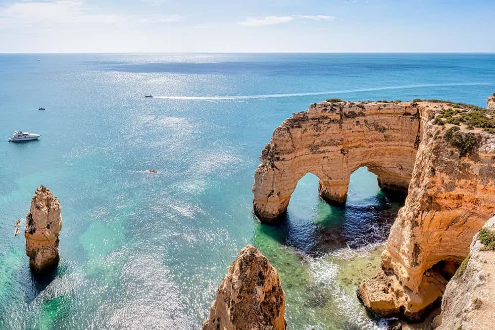 Scogliere iconiche Algarve Portogallo