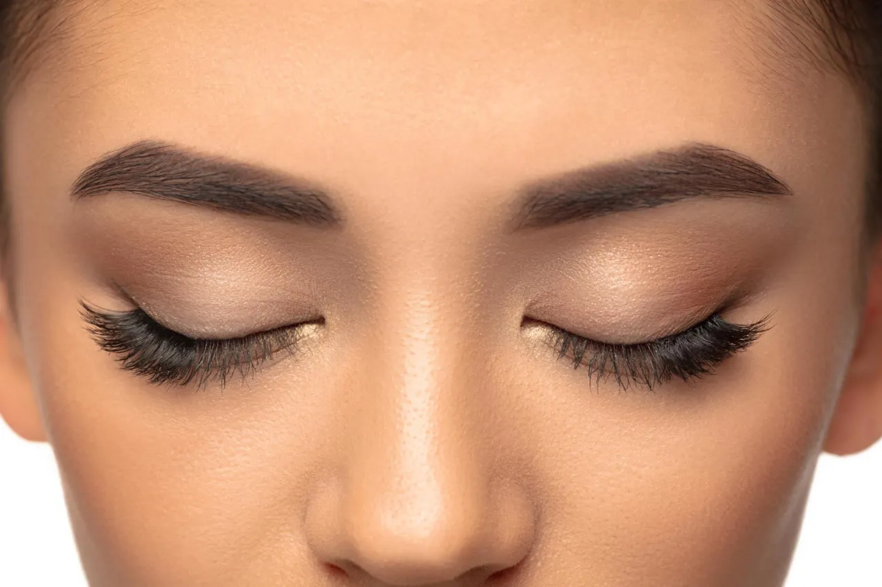 rzęsy samoprzylepne jak nakładać