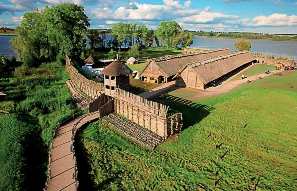 Biskupin rekonstrukcja osady