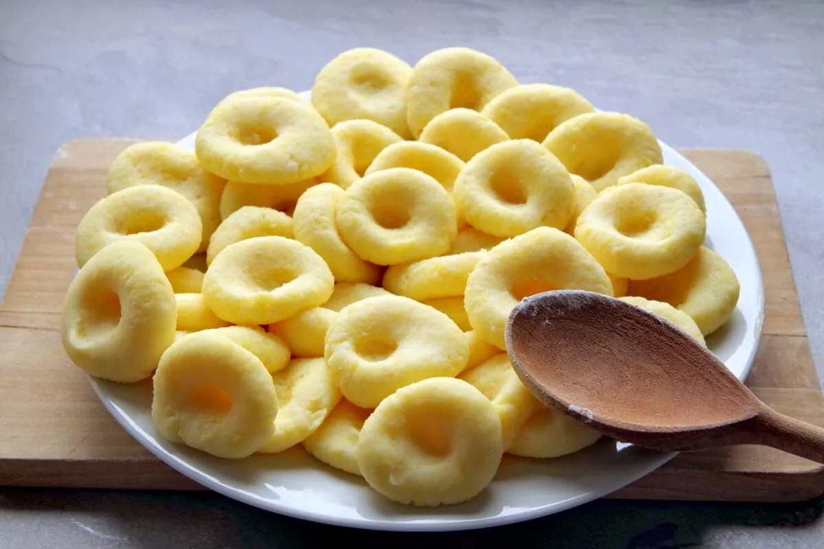 Mrożone kluski śląskie w garnku