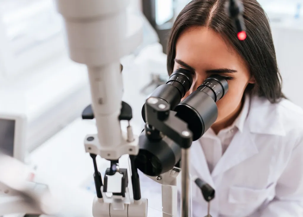 Współpraca okulista optometrysta optyk schemat