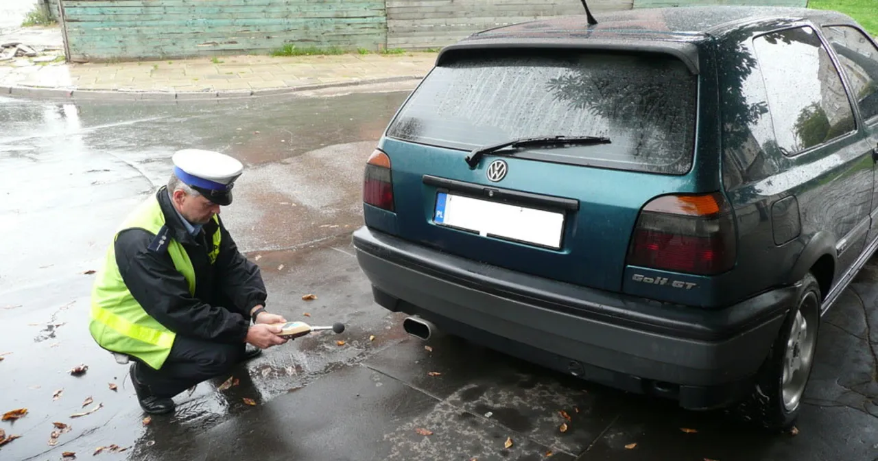 samochód kontrola hałasu sonometrem