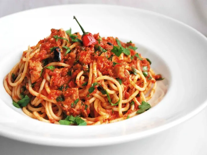 Zdjęcie Jamie Oliver&#039;s spaghetti bolognese - prosty przepis na pyszne danie